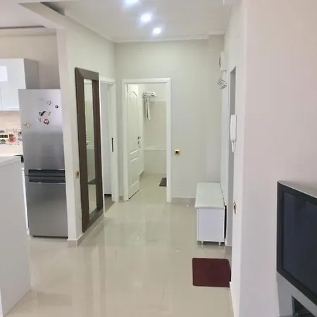 Tomis Plus Sunrise Apartment