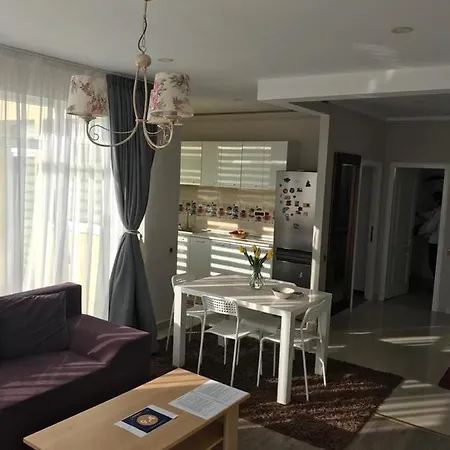 Tomis Plus Sunrise Apartment *